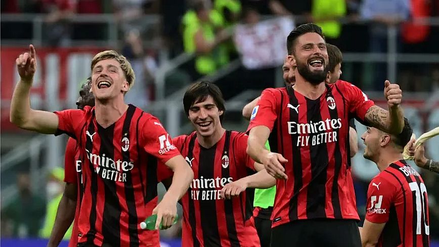 AC-Milan-players-celebrate